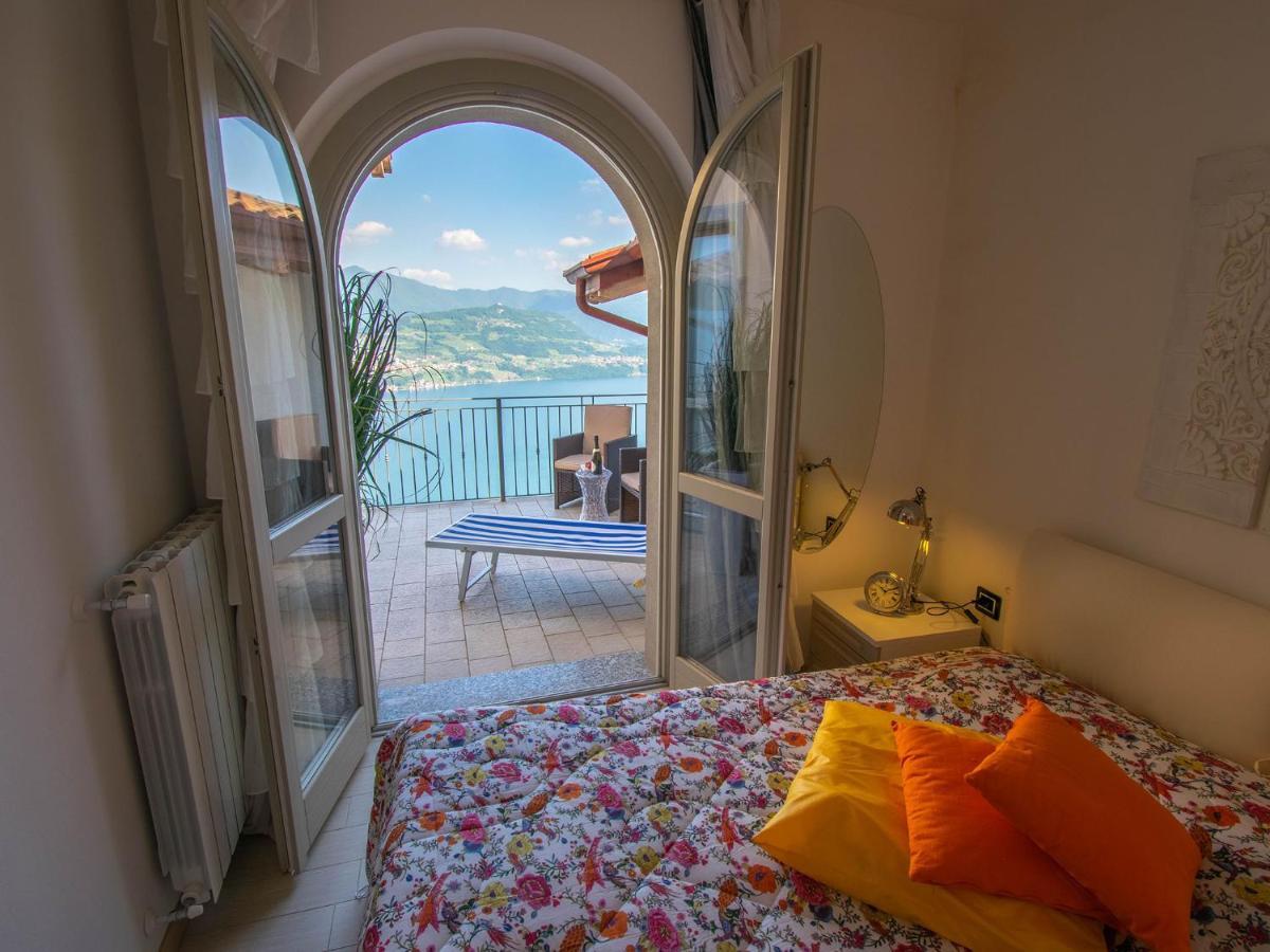 Cherubino - Stunning Lake View With Swimming Pool Parzanica Екстер'єр фото