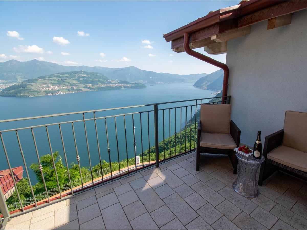 Cherubino - Stunning Lake View With Swimming Pool Parzanica Екстер'єр фото